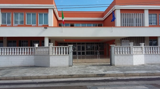 Scuola via del mare 15